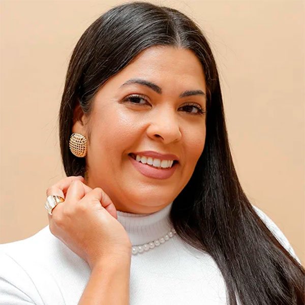 Valesca Rodrigues Tricologista